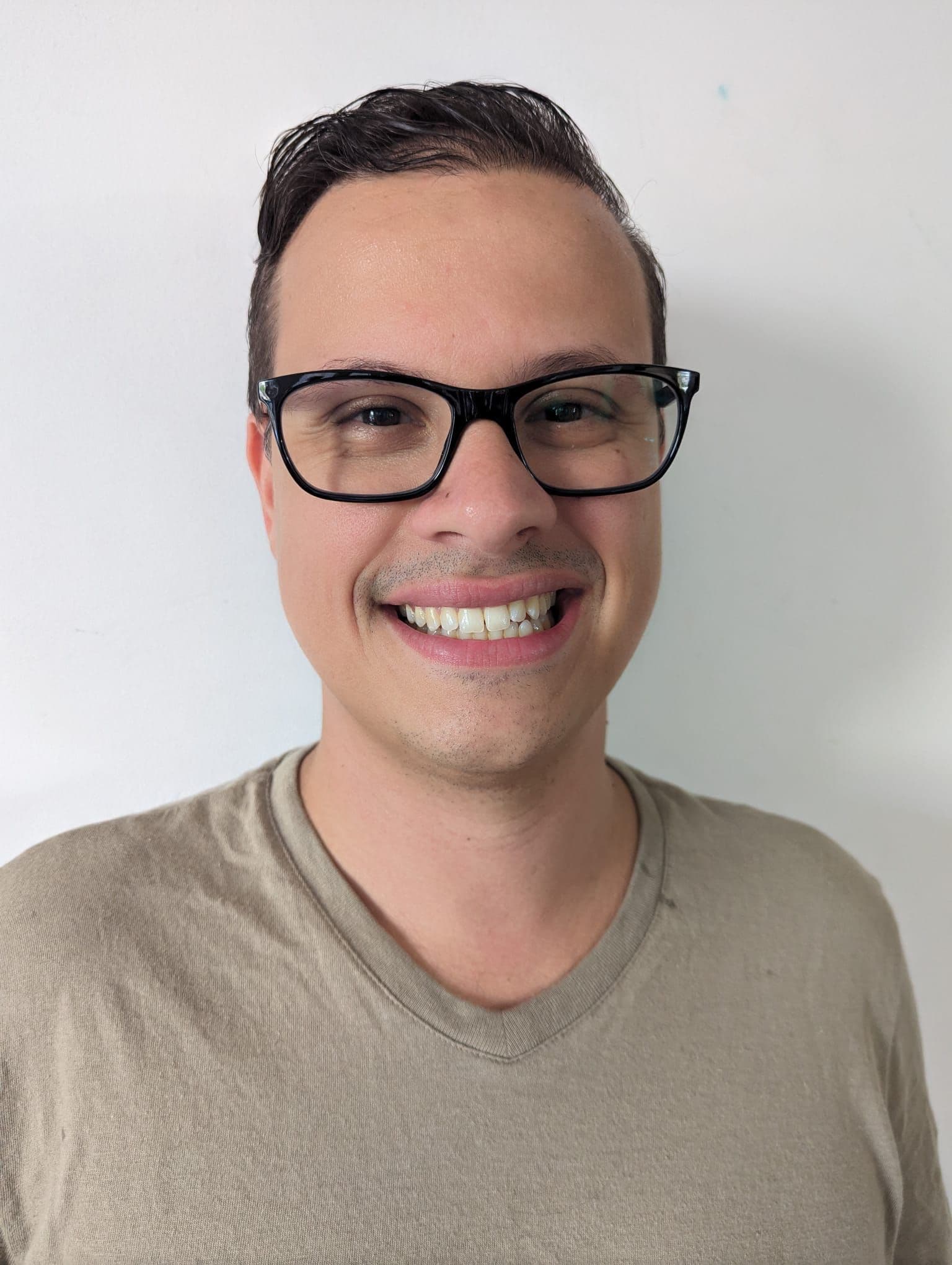 Headshot of Lucas Belem